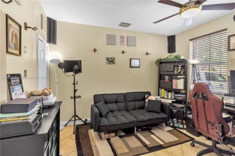 Townhouse in Miramar, Florida 4 bedrooms, 166.76 sq.m. № 1844135 - photo 26