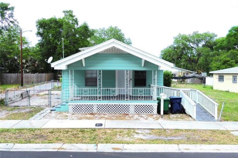 House in Tampa, Florida 2 bedrooms, 85.28 sq.m. № 2112163