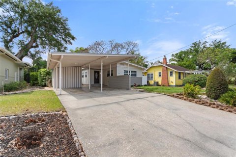 House in Orlando, Florida 2 bedrooms, 132.76 sq.m. № 1598089 - photo 3