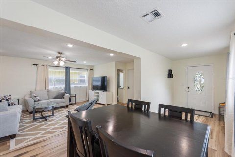 House in Orlando, Florida 2 bedrooms, 132.76 sq.m. № 1598089 - photo 9