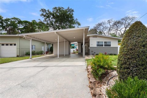 House in Orlando, Florida 2 bedrooms, 132.76 sq.m. № 1598089 - photo 2