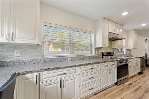 House in Orlando, Florida 2 bedrooms, 132.76 sq.m. № 1598089 - photo 25