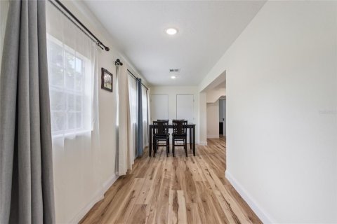 House in Orlando, Florida 2 bedrooms, 132.76 sq.m. № 1598089 - photo 6