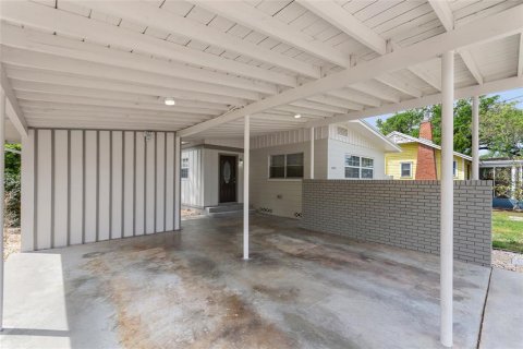 House in Orlando, Florida 2 bedrooms, 132.76 sq.m. № 1598089 - photo 5