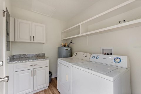 House in Orlando, Florida 2 bedrooms, 132.76 sq.m. № 1598089 - photo 29