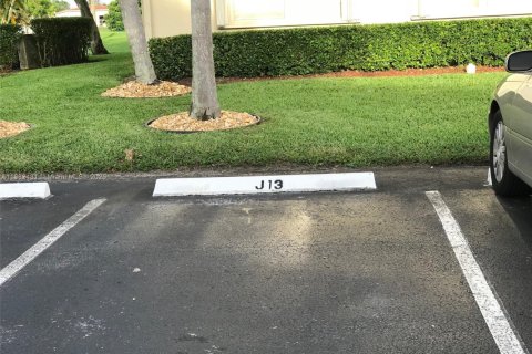 Condominio en alquiler en Pembroke Pines, Florida, 1 dormitorio, 75.34 m2 № 1931555 - foto 18