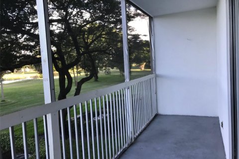 Condominio en alquiler en Pembroke Pines, Florida, 1 dormitorio, 75.34 m2 № 1931555 - foto 16