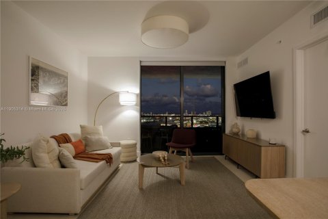 Condo in Miami, Florida, 3 bedrooms № 2039331 - photo 22