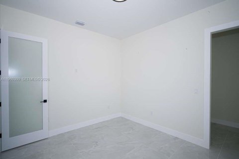 Купить виллу или дом в Лихай-Эйкерс, Флорида 4 спальни, 167.22м2, № 2020187 - фото 27