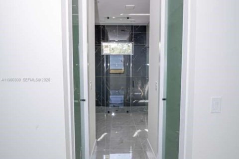 Купить виллу или дом в Лихай-Эйкерс, Флорида 4 спальни, 167.22м2, № 2020187 - фото 28