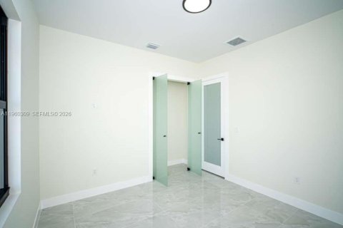 Купить виллу или дом в Лихай-Эйкерс, Флорида 4 спальни, 167.22м2, № 2020187 - фото 26