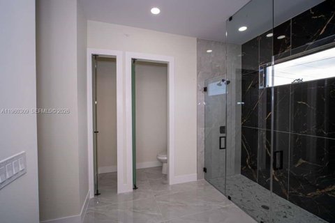 Купить виллу или дом в Лихай-Эйкерс, Флорида 4 спальни, 167.22м2, № 2020187 - фото 10