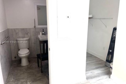 Propiedad comercial en venta en Davie, Florida № 1813997 - foto 8