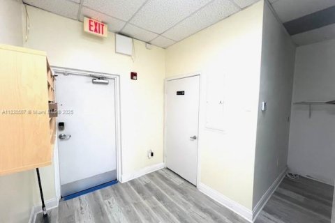 Propiedad comercial en venta en Davie, Florida № 1813997 - foto 7