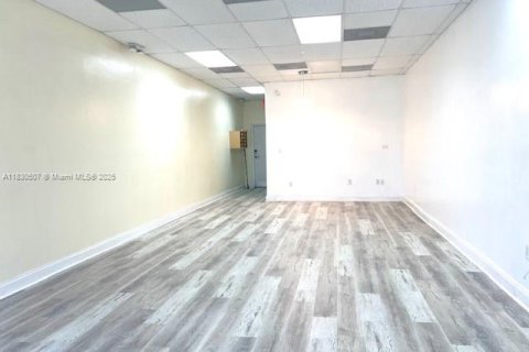 Propiedad comercial en venta en Davie, Florida № 1813997 - foto 5