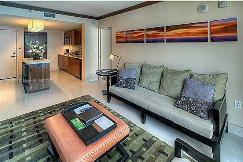 Снять в аренду кондоминиум в Майами-Бич, Флорида 2 спальни, 82.4м2, № 1928322 - фото 24