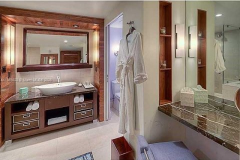 Снять в аренду кондоминиум в Майами-Бич, Флорида 2 спальни, 82.4м2, № 1928322 - фото 13