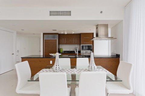 Condominio en venta en Miami, Florida, 2 dormitorios, 123.28 m2 № 2082864 - foto 11