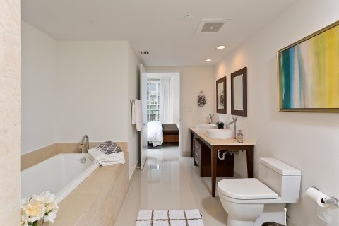 Condominio en venta en Miami, Florida, 2 dormitorios, 123.28 m2 № 2082864 - foto 19