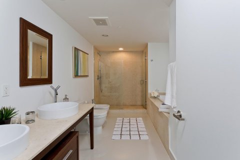 Condominio en venta en Miami, Florida, 2 dormitorios, 123.28 m2 № 2082864 - foto 20