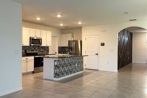 House in Wesley Chapel, Florida 5 bedrooms, 227.33 sq.m. № 2403563 - photo 6