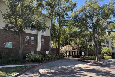 Condominio en Tampa, Florida, 2 dormitorios № 2119306