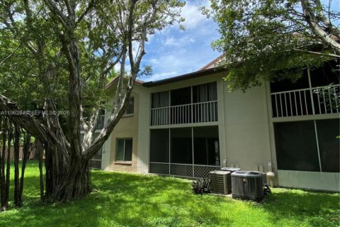 Copropriété à louer à Miami, Floride: 1 chambre, 80.08 m2 № 2023943 - photo 11