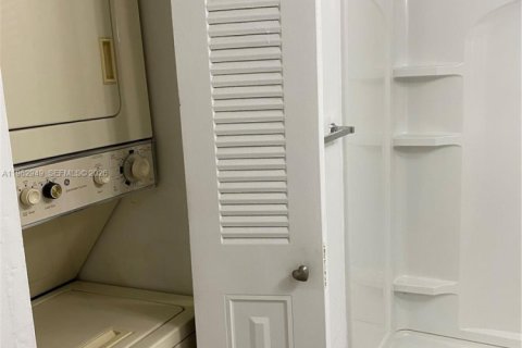 Copropriété à louer à Miami, Floride: 1 chambre, 80.08 m2 № 2023943 - photo 10