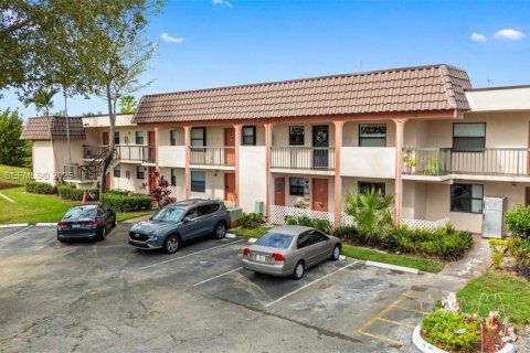 Condo in Miami, Florida, 2 bedrooms  № 1983974 - photo 28