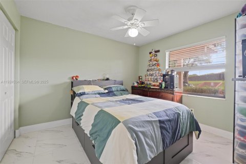 Condo in Miami, Florida, 2 bedrooms  № 1983974 - photo 12