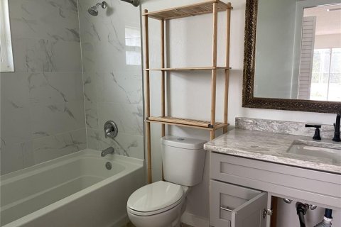 Villa ou maison à louer à Orlando, Floride: 4 chambres, 221.29 m2 № 2406459 - photo 18
