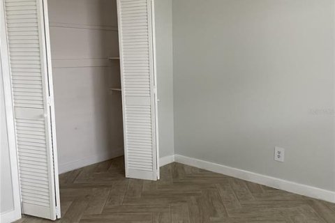 Villa ou maison à louer à Orlando, Floride: 4 chambres, 221.29 m2 № 2406459 - photo 14