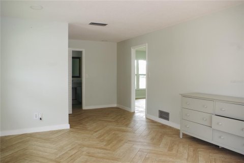 Villa ou maison à louer à Orlando, Floride: 4 chambres, 221.29 m2 № 2406459 - photo 13