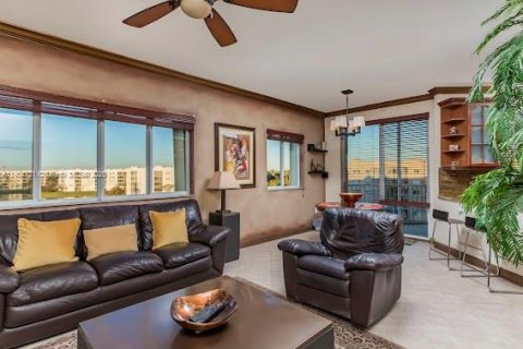 Copropriété à vendre à Doral, Floride: 3 chambres, 231.33 m2 № 1966268 - photo 11