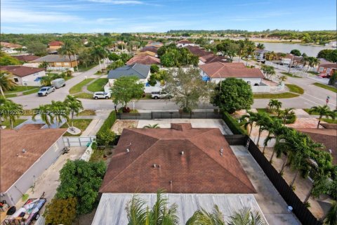 Casa en venta en Homestead, Florida, 3 dormitorios, 111.48 m2 № 1976852 - foto 24