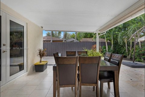 Casa en venta en Homestead, Florida, 3 dormitorios, 111.48 m2 № 1976852 - foto 19