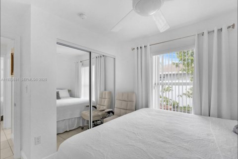 Casa en venta en Homestead, Florida, 3 dormitorios, 111.48 m2 № 1976852 - foto 14