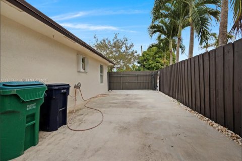 Casa en venta en Homestead, Florida, 3 dormitorios, 111.48 m2 № 1976852 - foto 20