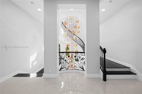 House in Aventura, Florida 5 bedrooms, 669.08 sq.m. № 1951094 - photo 30