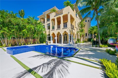 House in Aventura, Florida 5 bedrooms, 669.08 sq.m. № 1951094 - photo 4