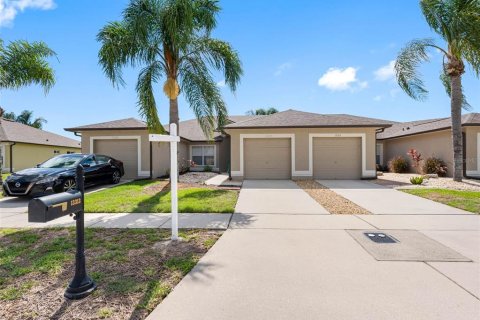 House in Riverview, Florida 2 bedrooms, 120.12 sq.m. № 1721457 - photo 1