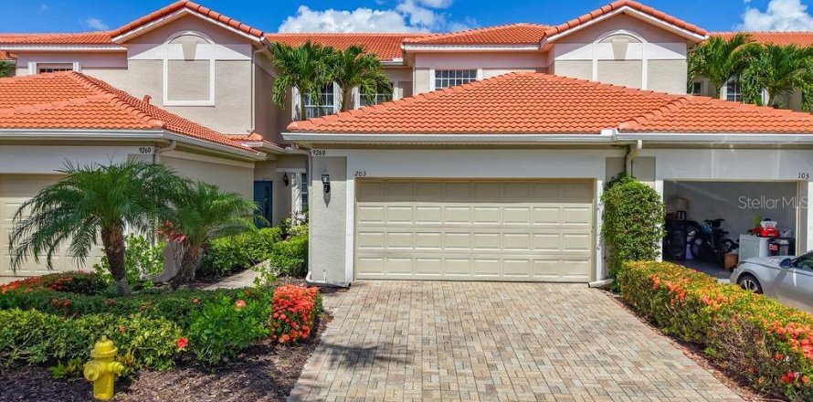 House in Fort Myers, Florida 3 bedrooms, 169.92 sq.m. № 1894439