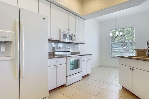 House in Fort Myers, Florida 3 bedrooms, 169.92 sq.m. № 1894439 - photo 15
