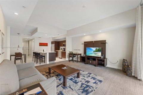 Condo in Doral, Florida, 3 bedrooms  № 1959596 - photo 6