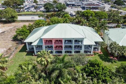 Condo in Doral, Florida, 3 bedrooms  № 1959596 - photo 24