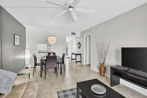 Condo in Margate, Florida, 1 bedroom  № 2005265 - photo 18