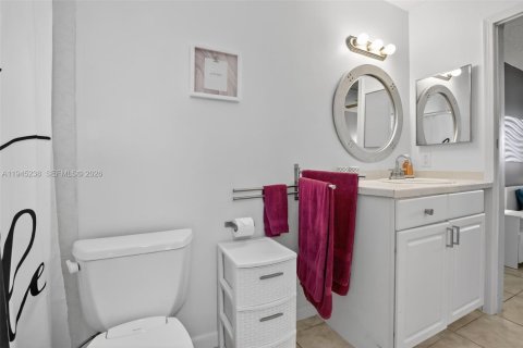 Condo in Margate, Florida, 1 bedroom  № 2005265 - photo 15
