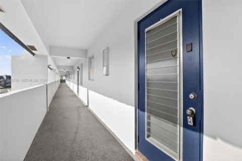 Condo in Margate, Florida, 1 bedroom  № 2005265 - photo 19