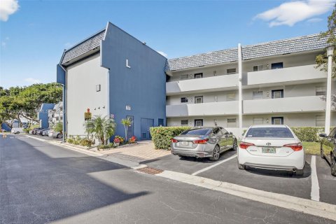 Condo in Margate, Florida, 1 bedroom  № 2005265 - photo 22