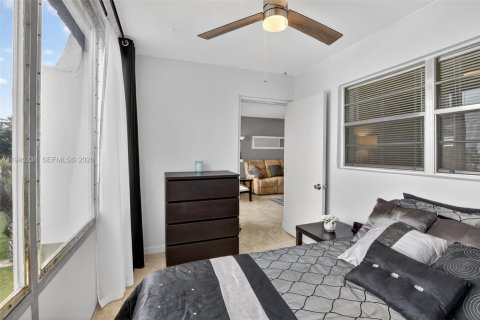 Condo in Margate, Florida, 1 bedroom  № 2005265 - photo 17